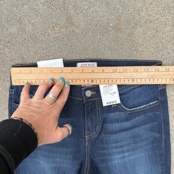 Judy Blue Handsand Dark Blue Rayon Skinny Jeans 8390 NWT Size 11/30 - Picture 6 of 9
